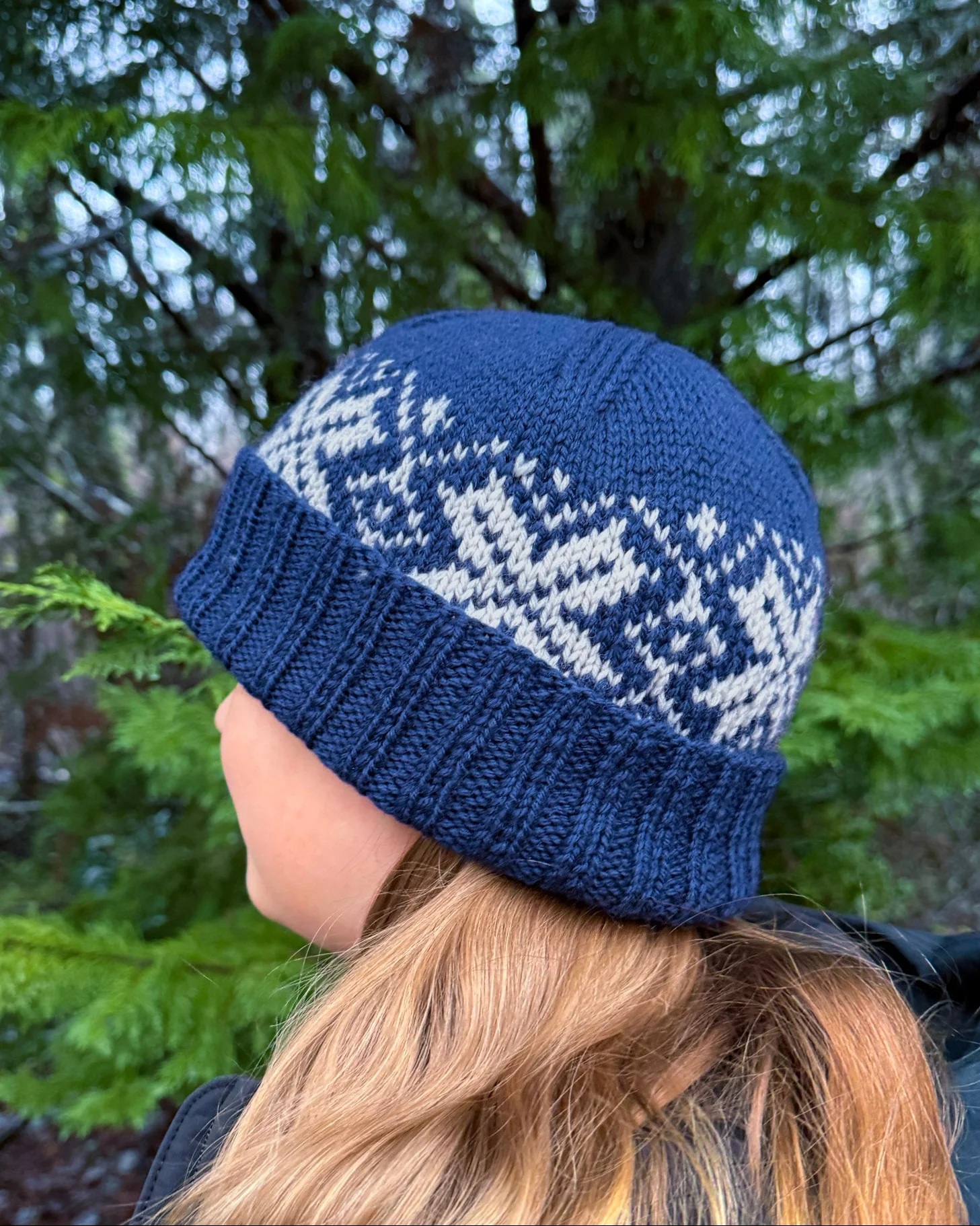Beginner Colourwork Toque Kit in Peruvian - Image 2