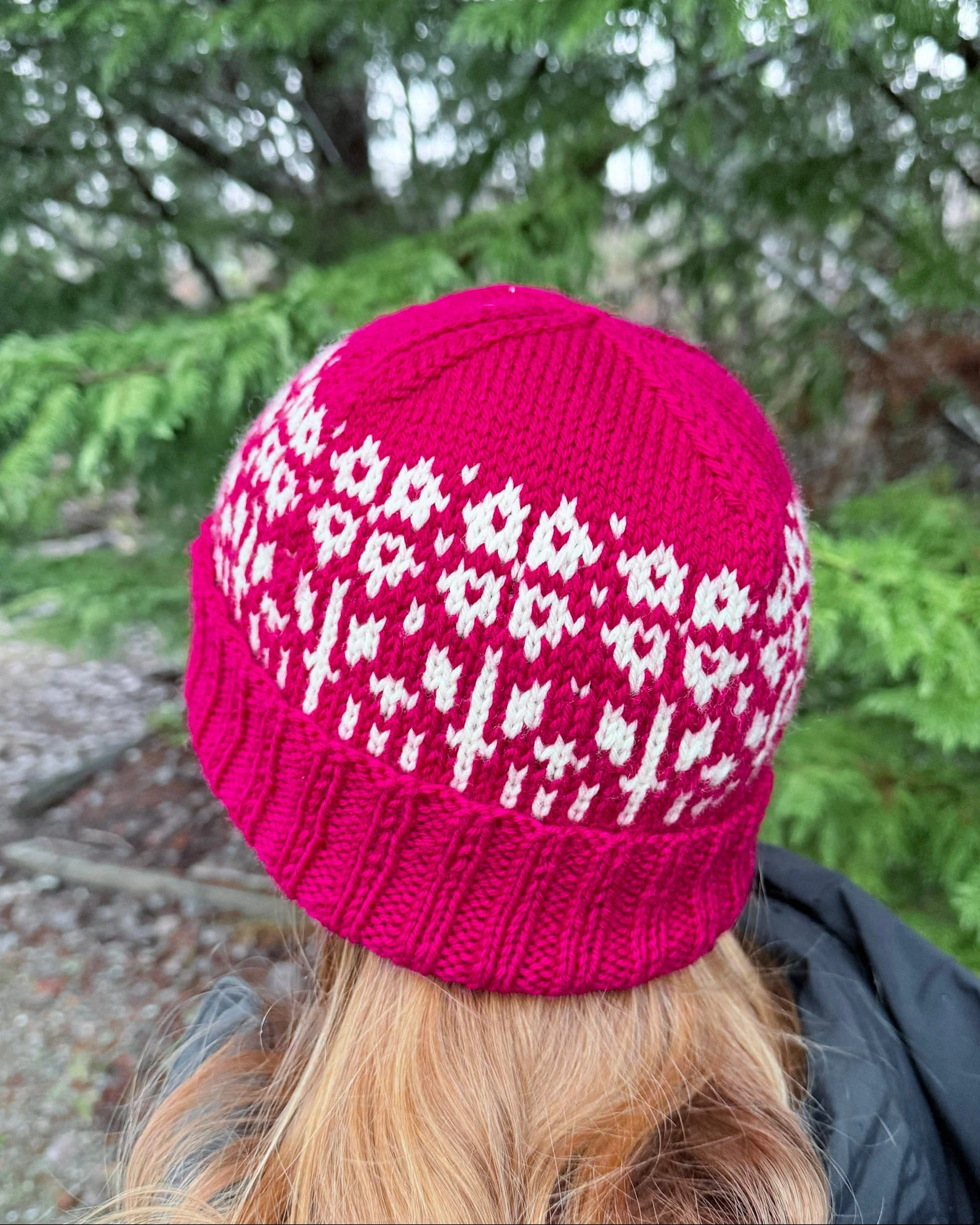 Beginner Colourwork Toque Kit in Peruvian - Image 3