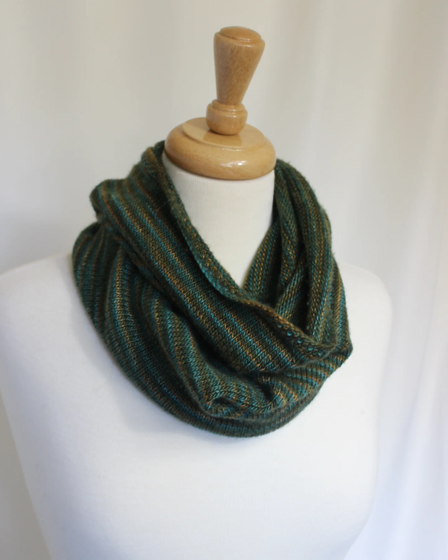 Empress Cowl - Image 3