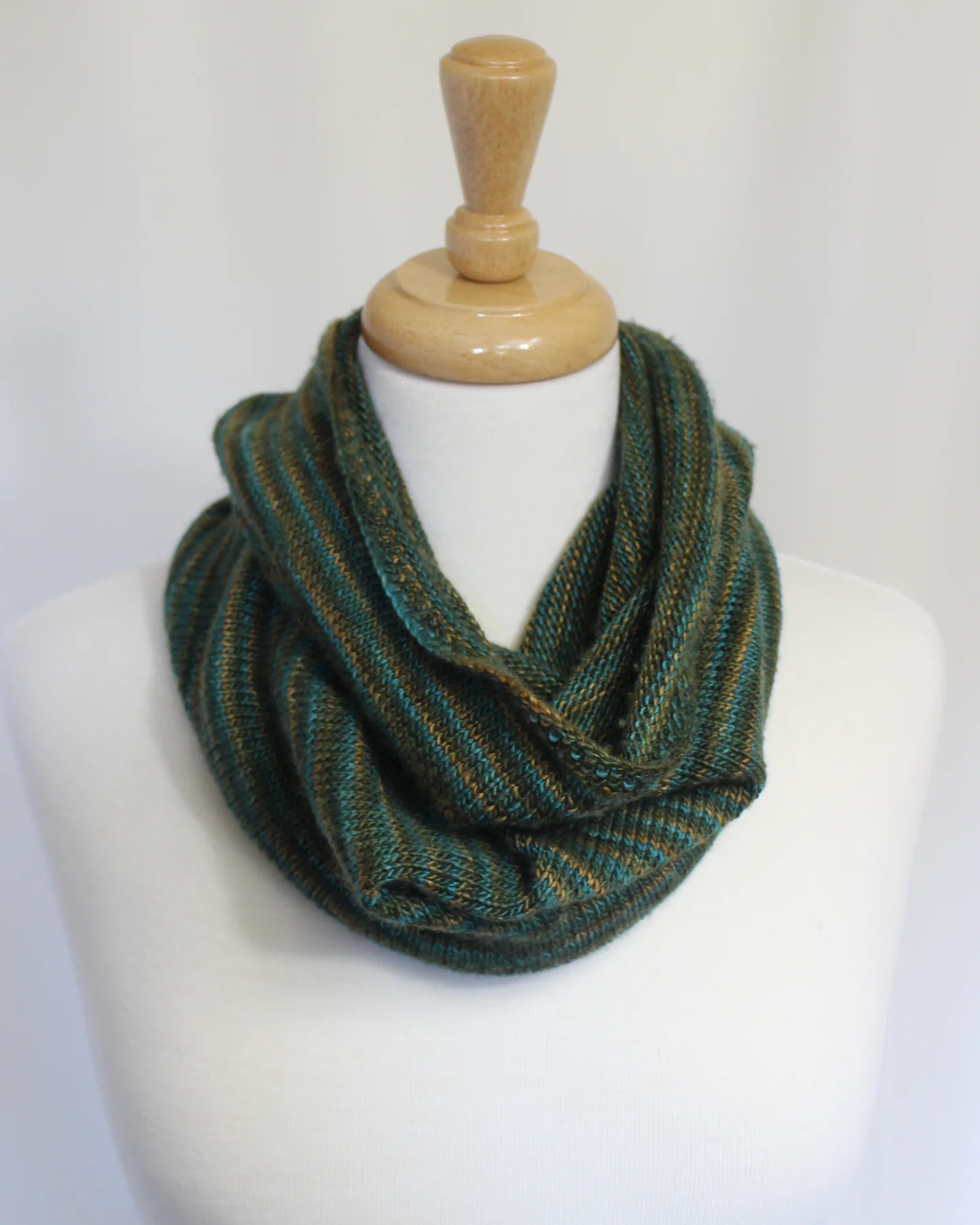 Empress Cowl - Image 4