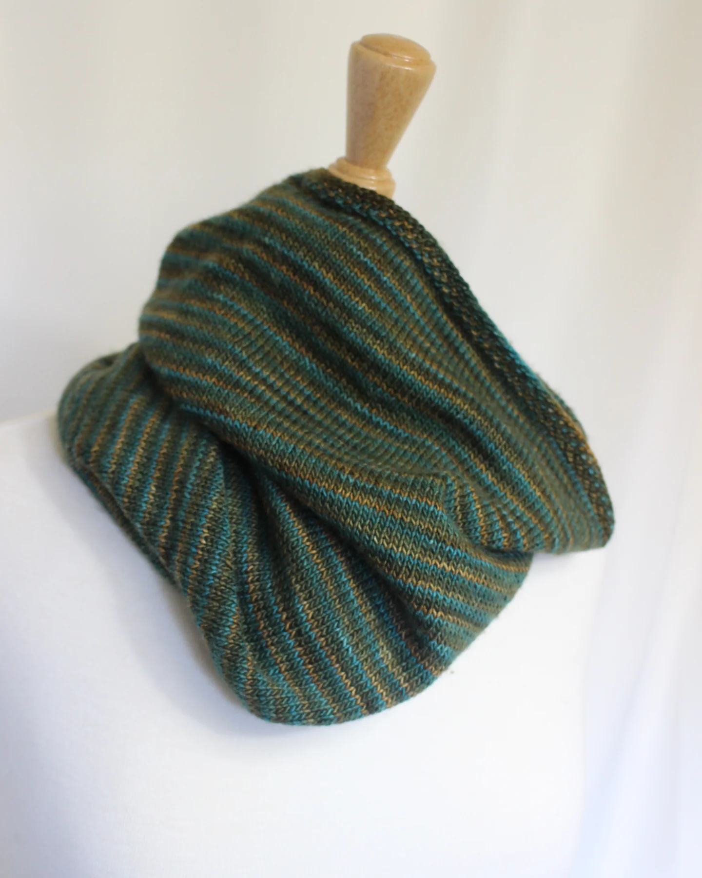 Empress Cowl - Image 5