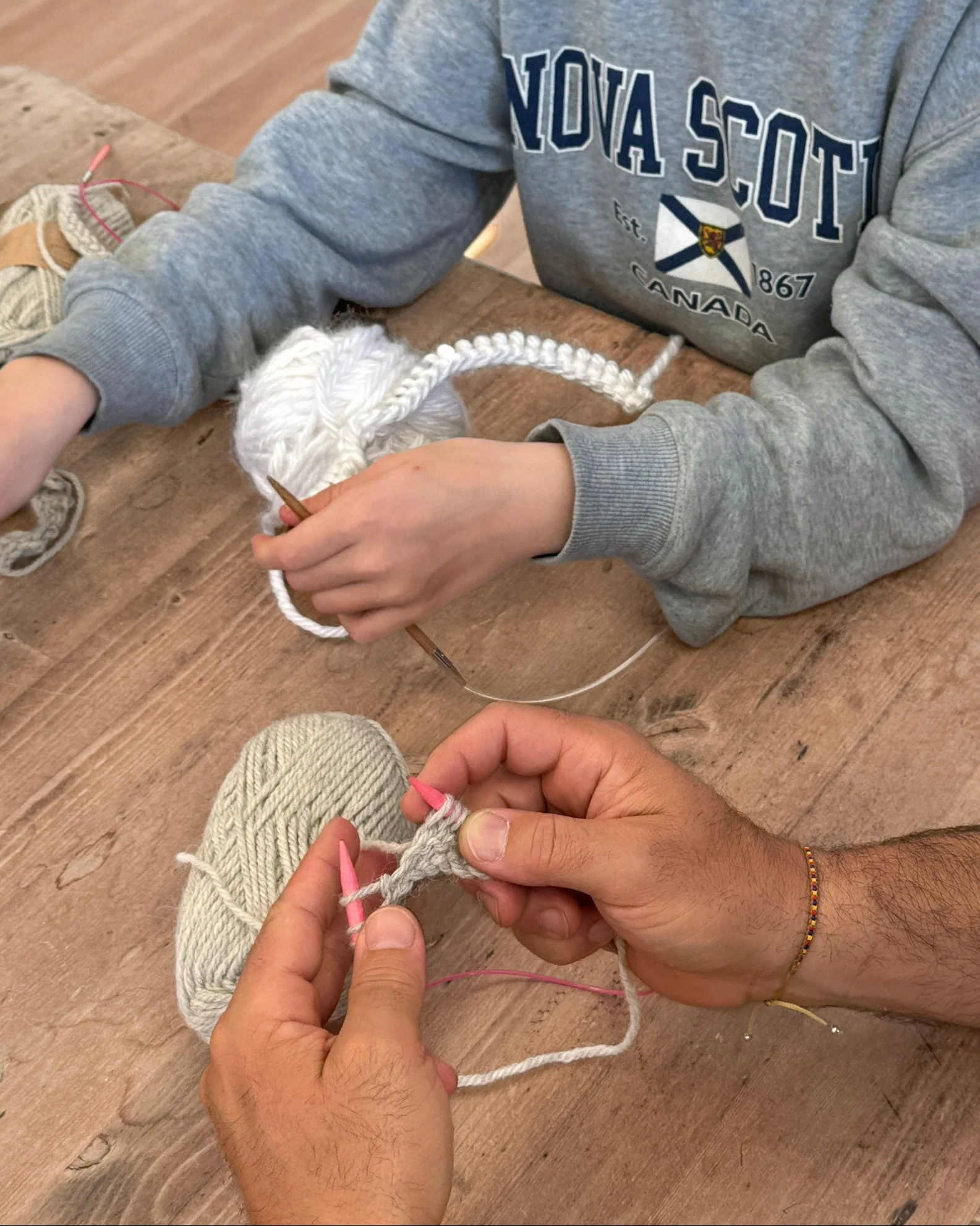 Parent & Kids Level 0: Learn to Knit - Image 2