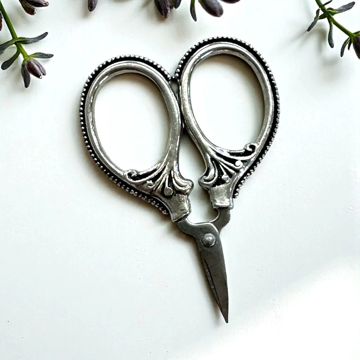 Petite Thread Snips